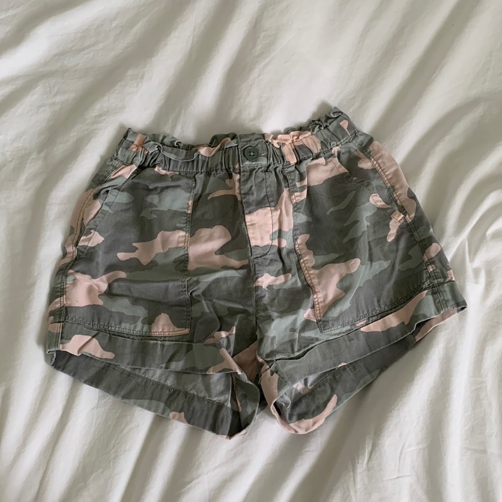 Aerie Camouflage Green/Pink shorts